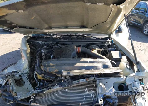 2004 Mercury Grand Marquis Ls from USA, damaged, VIN 2MEHM75W24X629309